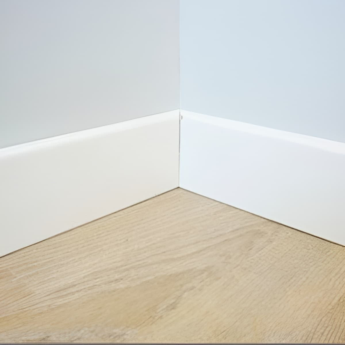 Plinthes MDF Blanche à peindre 12x80