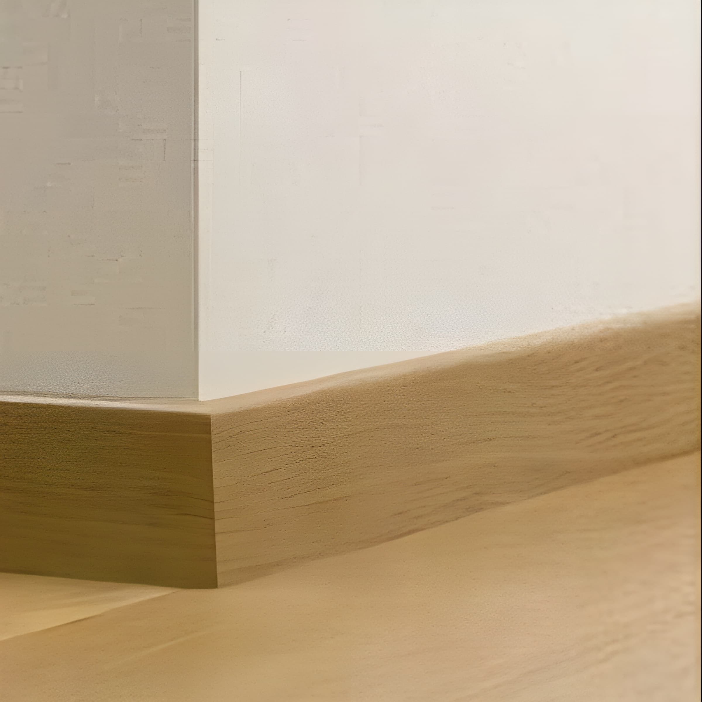 Plinthes MDF chêne verni 12x80