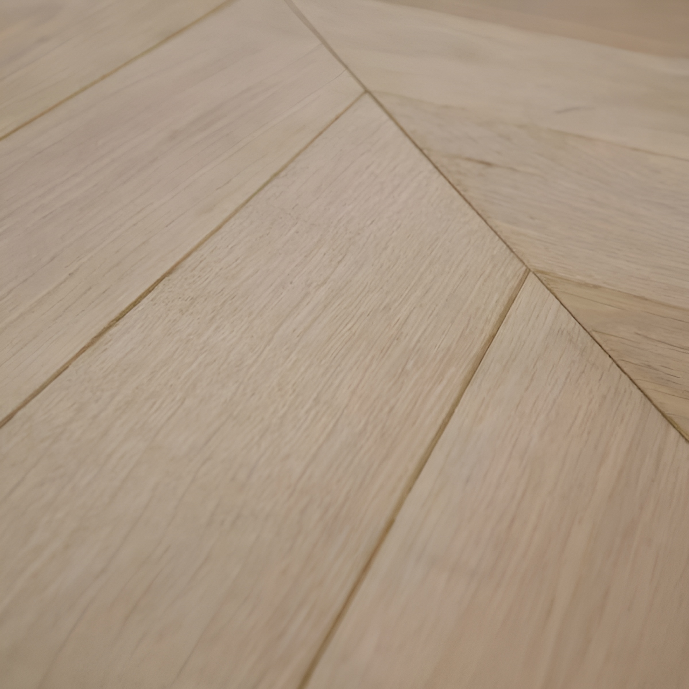Parquet en chêne massif Point de Hongrie Huilé incolore premier choix