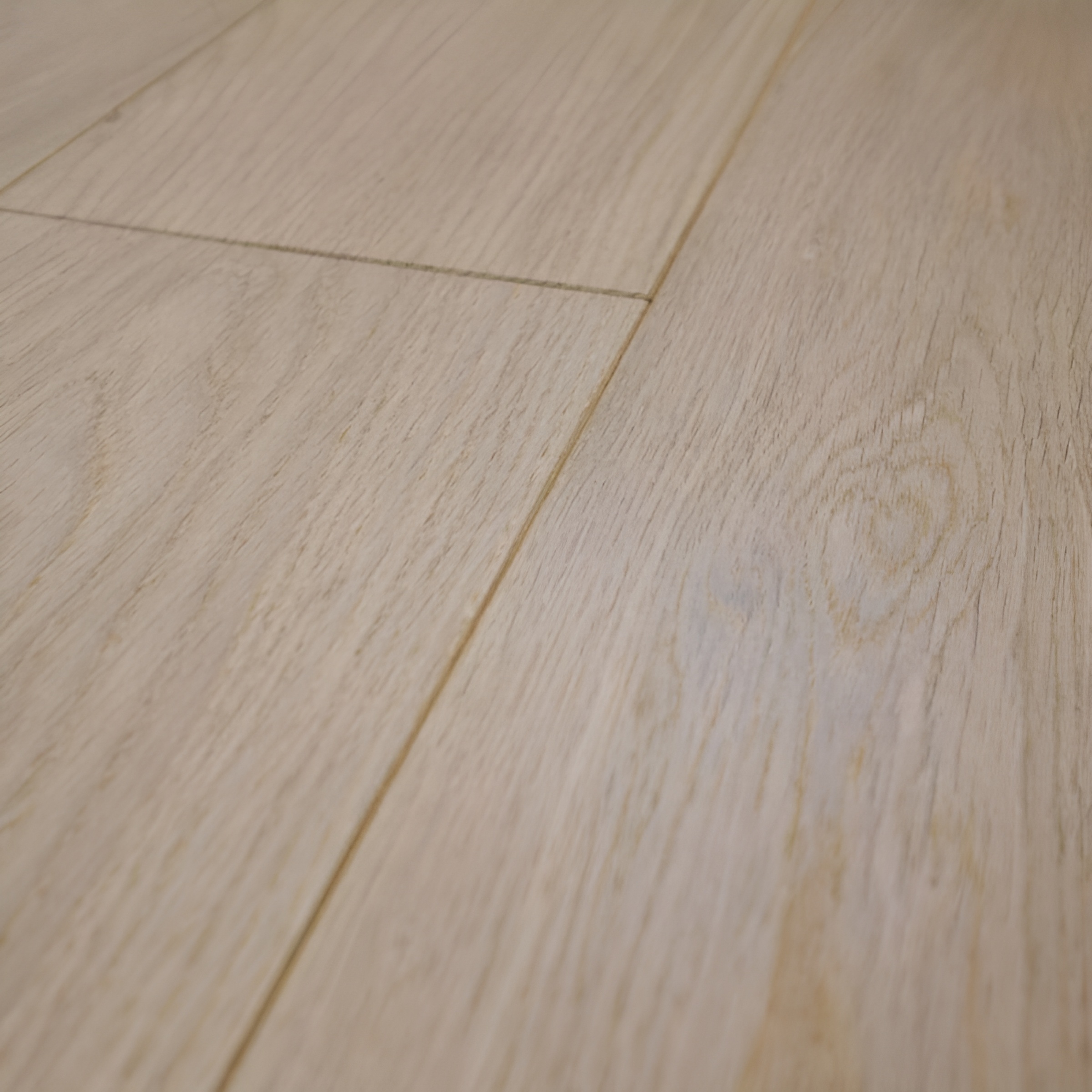 Parquet massif Chêne brut premier choix