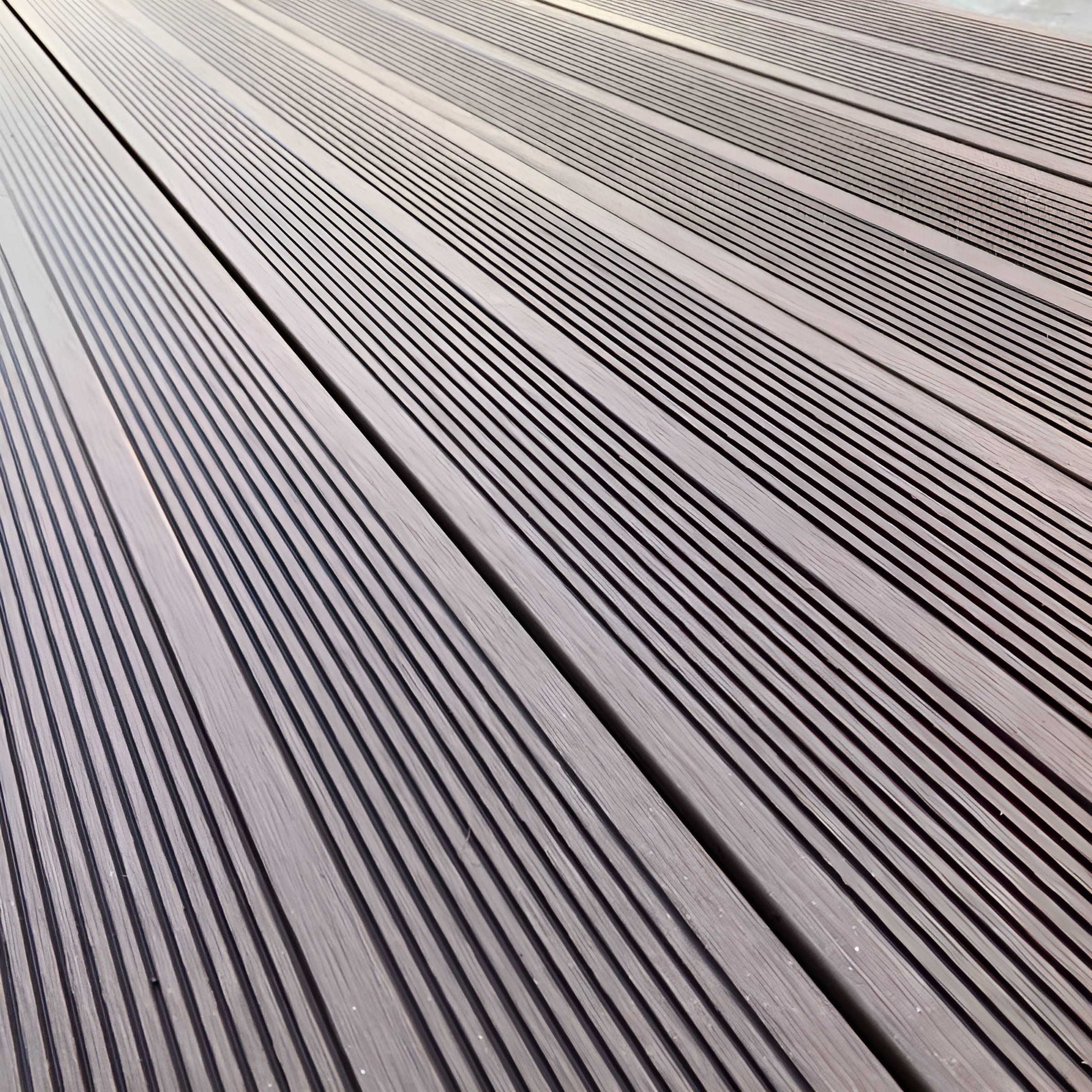 Lames de terrasse composite marron